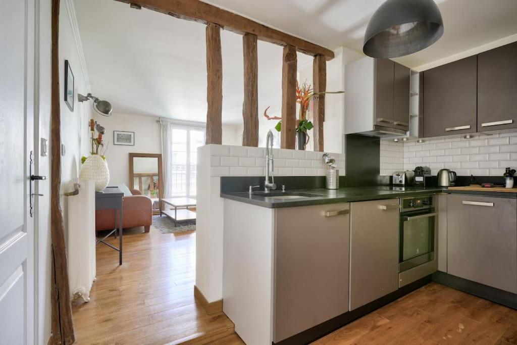 Appartement Superbe T2 Avec Balcon Proche Du Musee De La Vie Romantique